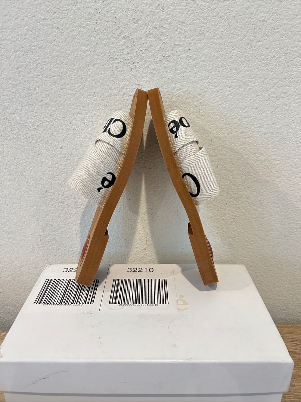 NIB Chloé Women's Woody Logo Slide Sandals White, Size 38, $550 Retail - Picture 3 of 9